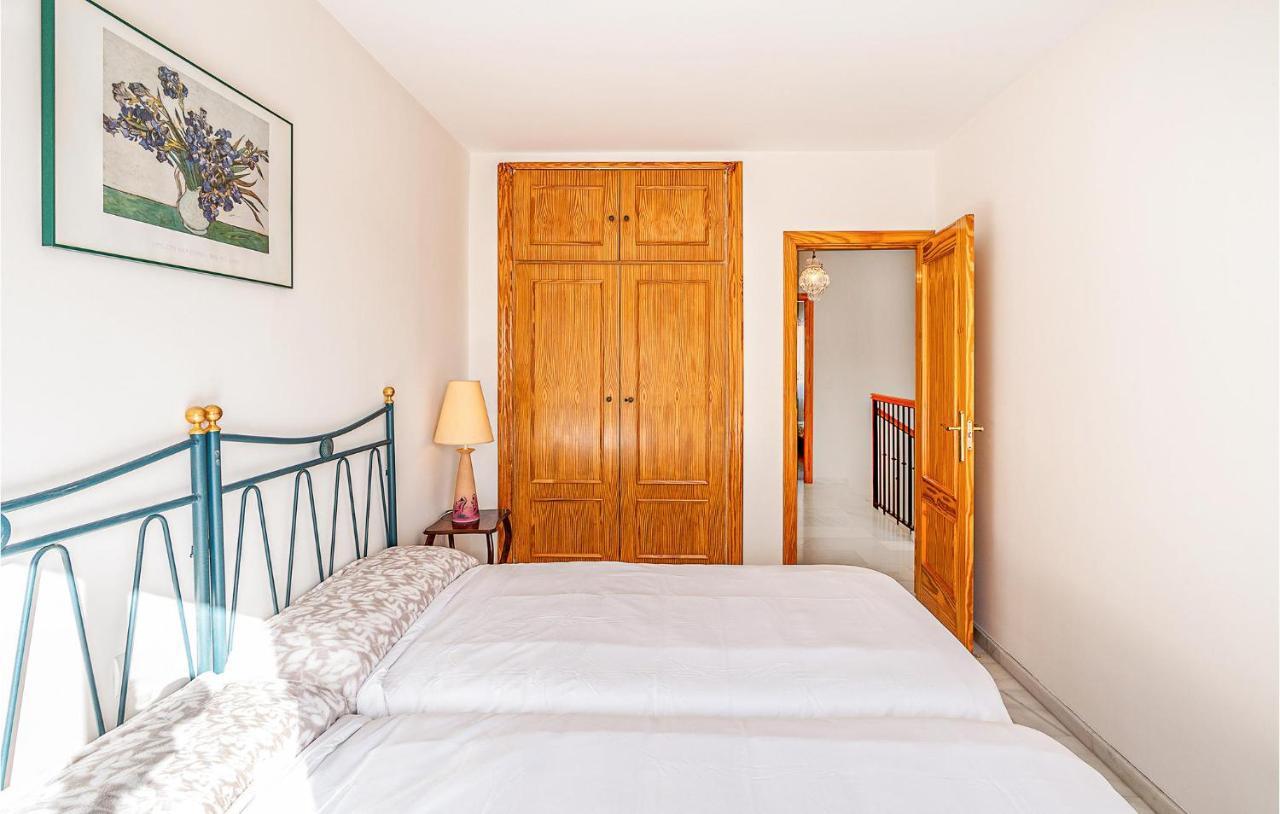3 Bedroom Stunning Home In Сенес де ла Вега Экстерьер фото