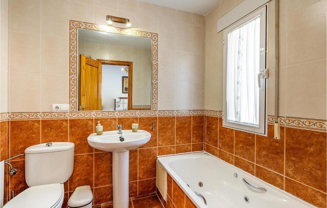 3 Bedroom Stunning Home In Сенес де ла Вега Экстерьер фото